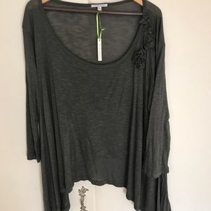 Larsen Gray Woman’s Top XL